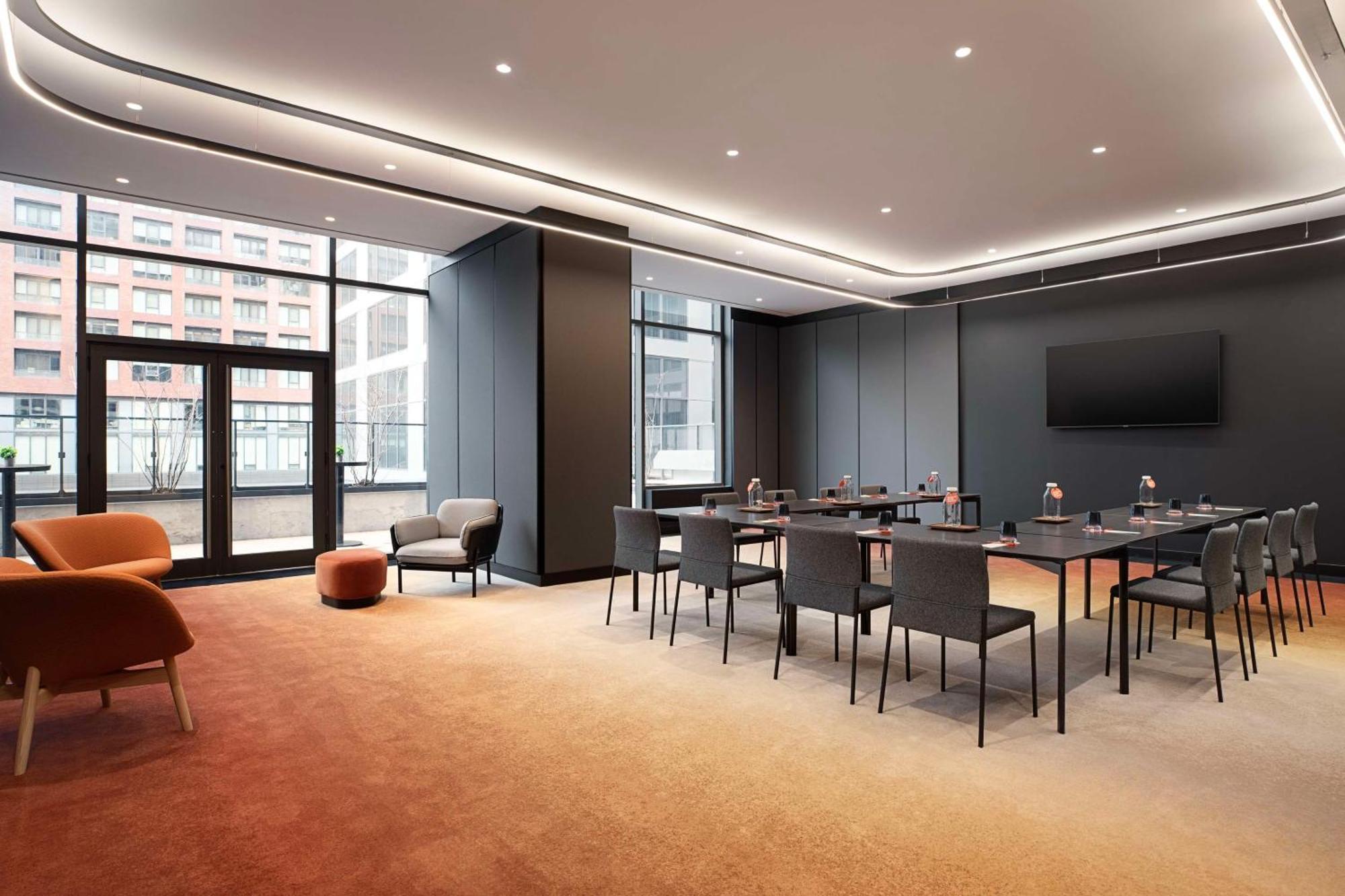Canopy By Hilton Toronto Yorkville ภายนอก รูปภาพ