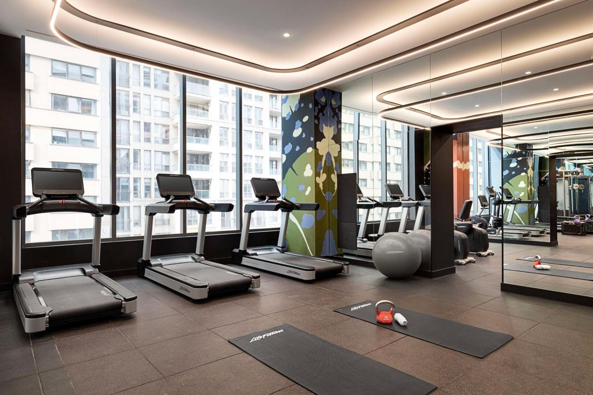 Canopy By Hilton Toronto Yorkville ภายนอก รูปภาพ